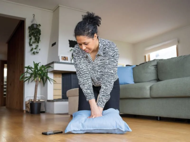 revivr-cushion-woman-800x600